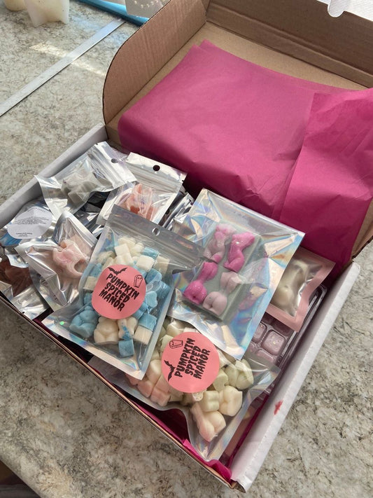 Mystery wax melt box